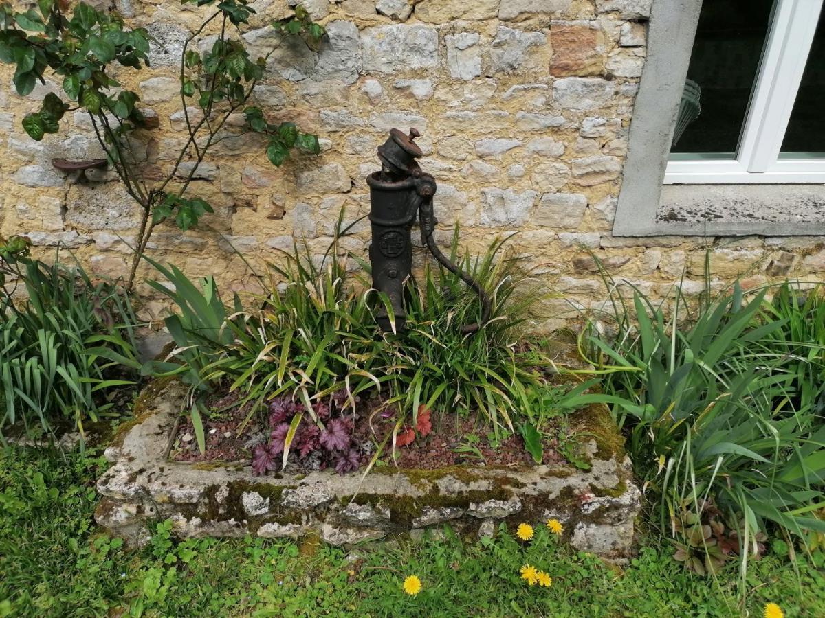 Maison De Pierre: Jardin Tranquille Près D'omaha Holiday home